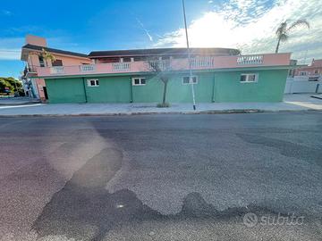 Locale commerciale laboratorio a Manduria 210 mq