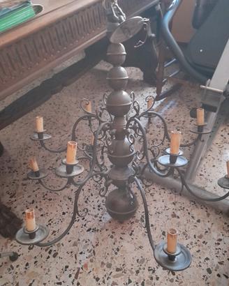 Lampadario molto grande a piú punti luce vintage