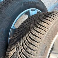 Gomme invernali + Cerchi in lega (205/60 R16)