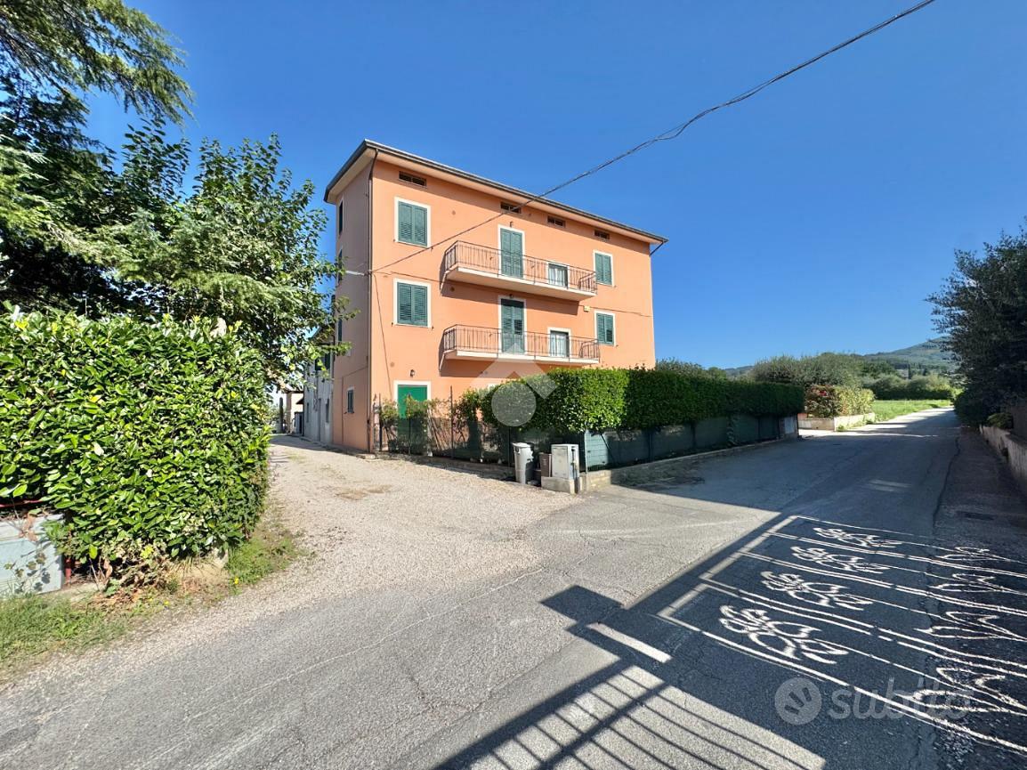 4 LOCALI A ASSISI - Vista 2
