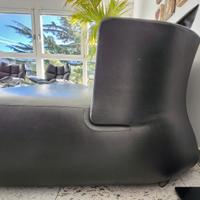 divano nero in pelle di design unico B&B Italia