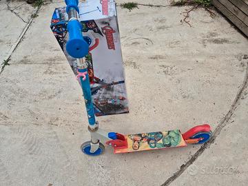 monopattino avengers usato