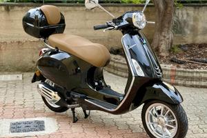 Vespa Primavera 50cc Nera - Pari al Nuovo