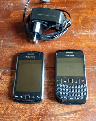 2 BlackBerry curve, un 8520 e un 9380.