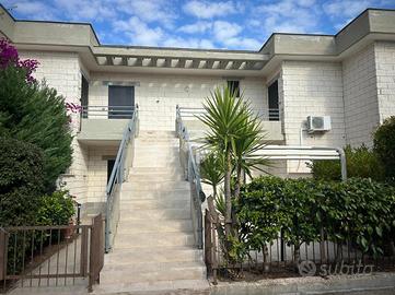 2 LOCALI A MANFREDONIA