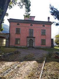 Villa Neoclassica-Toscana con Parco Privato