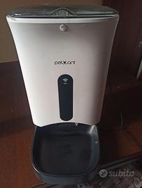 Distributore crocchette wifi