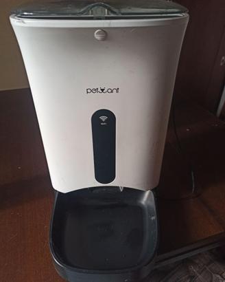 Distributore crocchette wifi