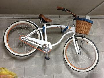 bicicletta con cestino