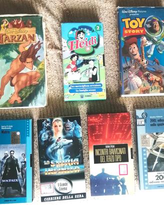 Lotto VHS "FANTASCENZA / CARTONI"