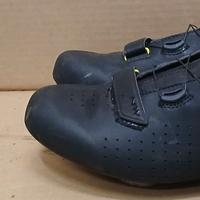 Scarpe da corsa Northwave numero 44 e pedali btwin