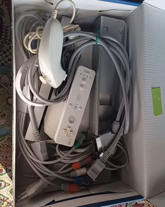 Nintendo WII prima versione completa di accessori