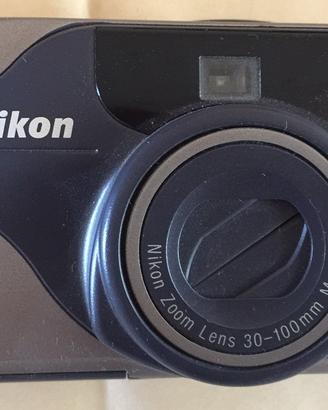 Macchina fotografica Nikon compatta a rullino Nuvi