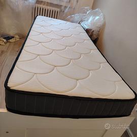 Materasso a molle nuovo