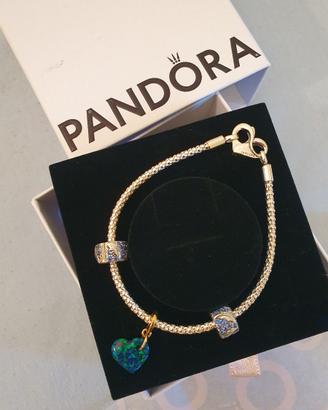 Bracciale e orecchini Pandora