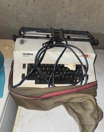 Macchina scrivere Olympia 46