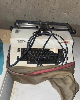 Macchina scrivere Olympia 46