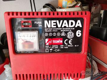 Caricabatterie italiano per batterie 12V di auto,