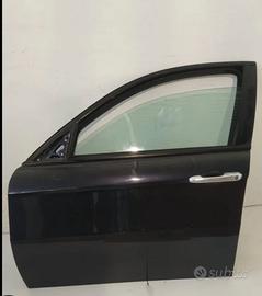 Fiancata sx e cofano posteriore alfa 147 2°serie