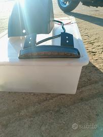 fanale posteriore a led + porta targa laterale 