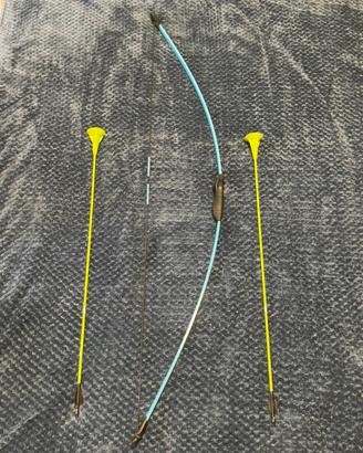 Arco con freccie a ventosa