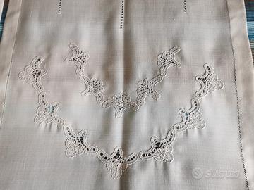 tende ricamate a mano in tombolo