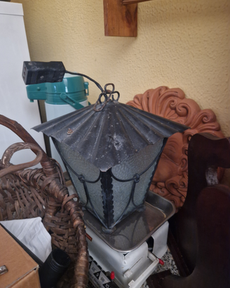 Lanterna in ferro e vetro da esterno