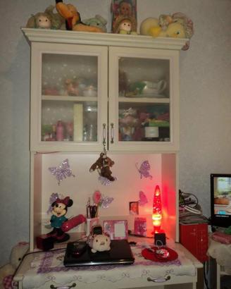 Scrivania con sedia