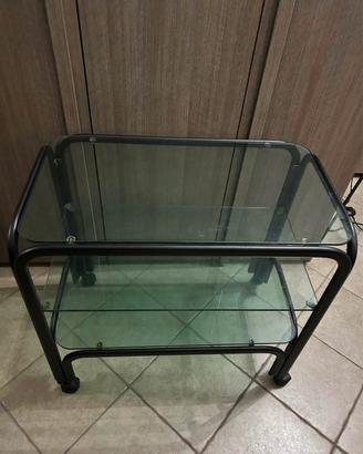 Carrello a tre ripiani di vetro