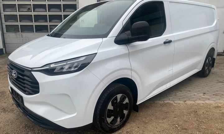 FORD TRANSIT CUSTOM 320L1H1 2.0 ECO 136CV AUTO TIT