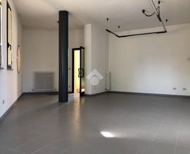 NEGOZIO A FERRARA