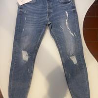 Jeans Strappati Zara + Pantalone Jogger Pull&Bear