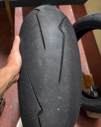 Gomme moto