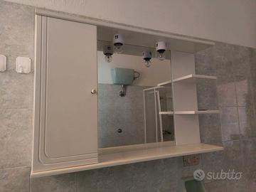 Mobile bagno con specchio