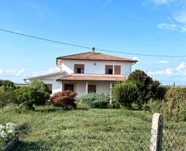 CAVARZERE: 133B: Casa singola con terreno agricolo