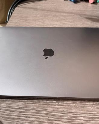 MacBook Pro 15,4”
