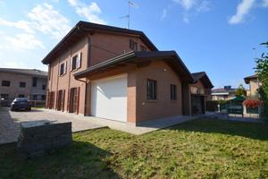 Ampia porzione di villa bifamiliare in CLASSE A4 C