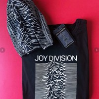 Set T-Shirt Joy Division XL + Cappellino cuffia