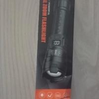 torcia a led carica USB autonomia batteria digital