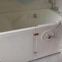 VASCA da BAGNO con SEDUTA  per ANZIANI