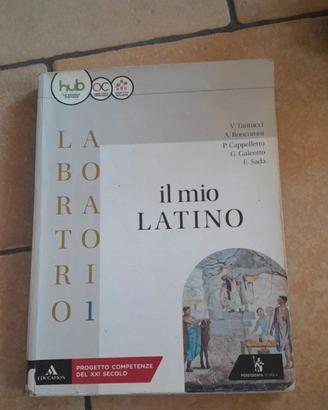 libro di testo di latino con il 60% di sconto