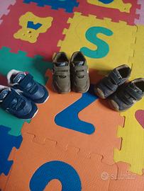 tre paia di scarpe bimbo n.23