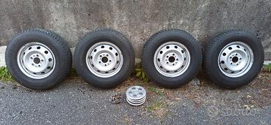 Gomme 225/75 R 16 C camper furgone ducato