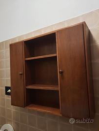 Armadietto in legno