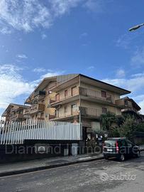 Appartamento con garage a Piedimonte Etneo