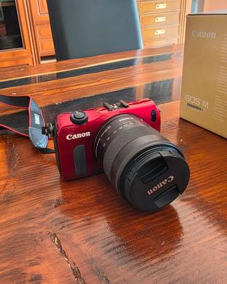 fotocamera Canon eos m compatta,  con custodia 