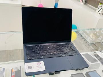 MacBook Air 13 2022 M2 13 pollici 8-1TB usato