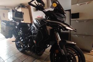motociclo Benelli trk 702