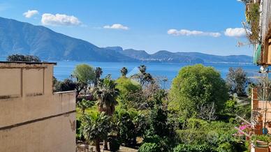 5 LOCALI A TORRE ANNUNZIATA