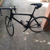 PINNARELLO in carbonio 1k, 9 velocità 